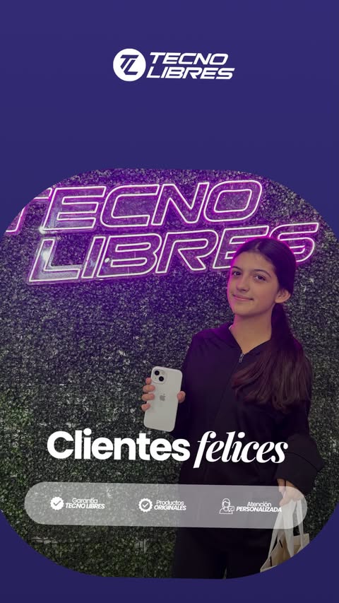 Cliente de Tecno Libres con su compra
