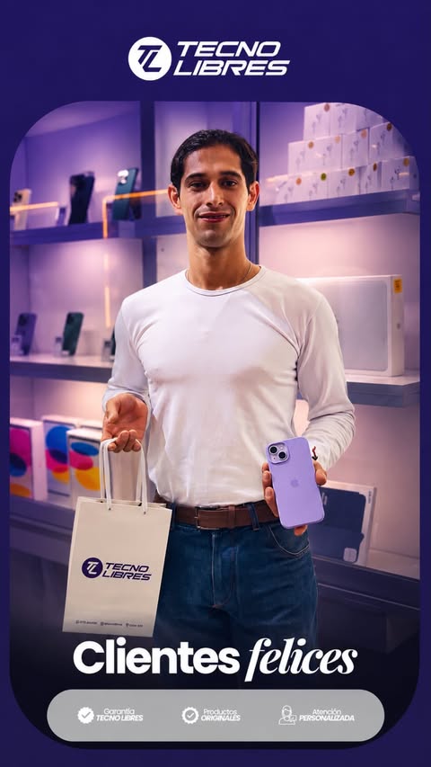 Cliente de Tecno Libres con su compra