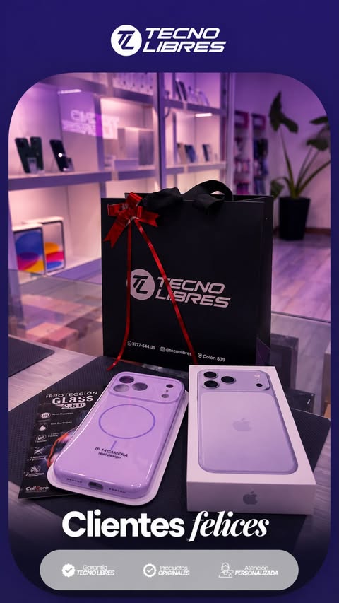 Cliente de Tecno Libres con su compra