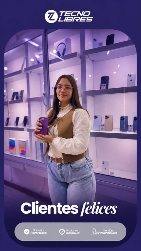 Cliente de Tecno Libres con su compra