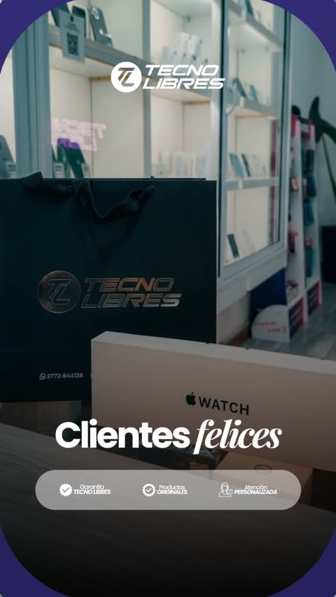 Cliente de Tecno Libres con su compra