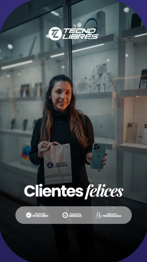 Cliente de Tecno Libres con su compra