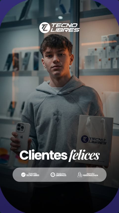 Cliente de Tecno Libres con su compra