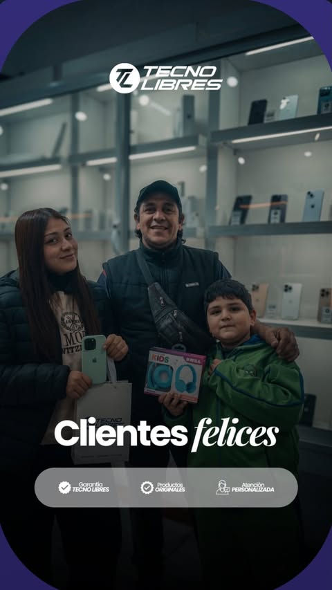 Cliente de Tecno Libres con su compra
