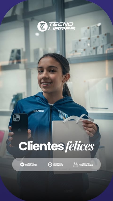 Cliente de Tecno Libres con su compra