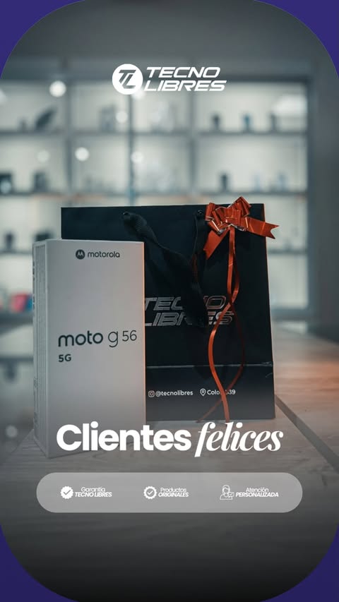 Cliente de Tecno Libres con su compra