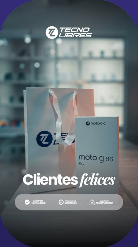 Cliente de Tecno Libres con su compra