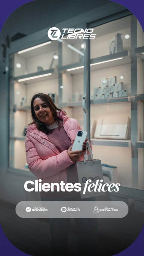 Cliente de Tecno Libres con su compra