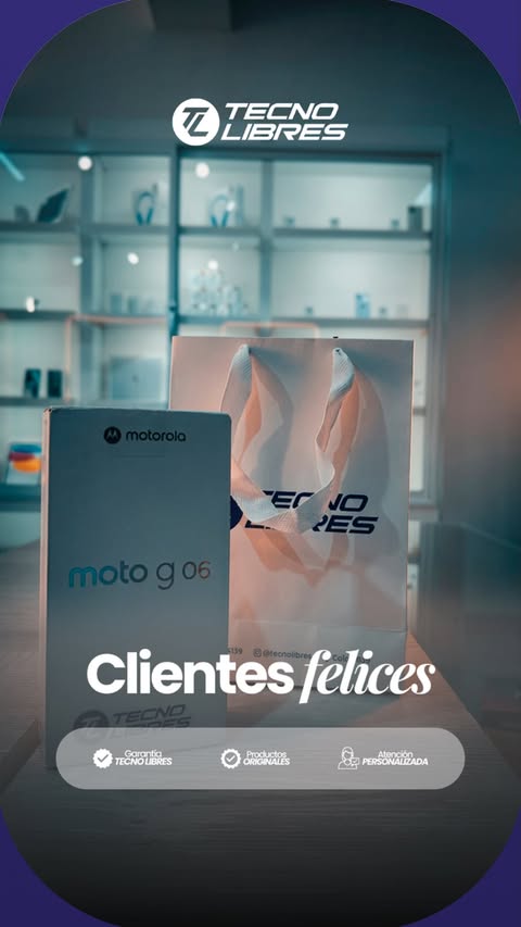 Cliente de Tecno Libres con su compra
