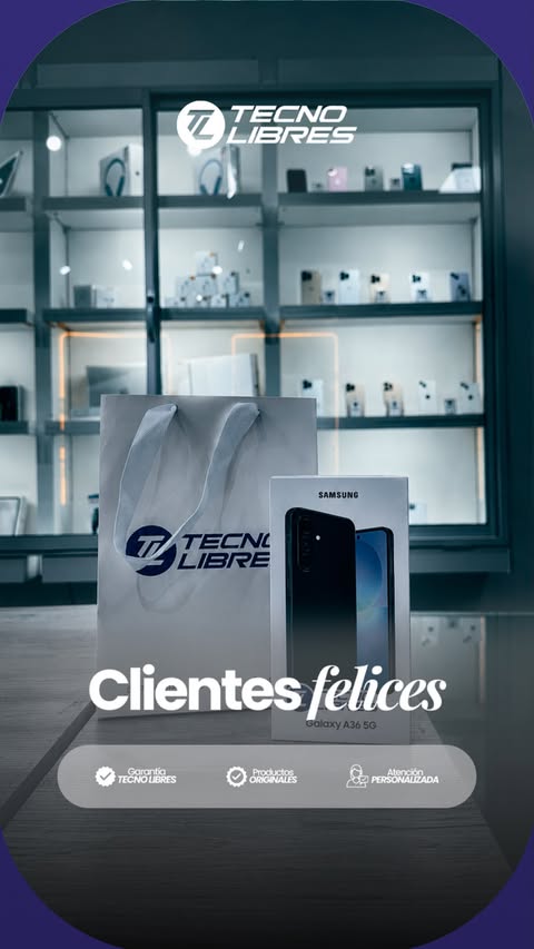 Cliente de Tecno Libres con su compra