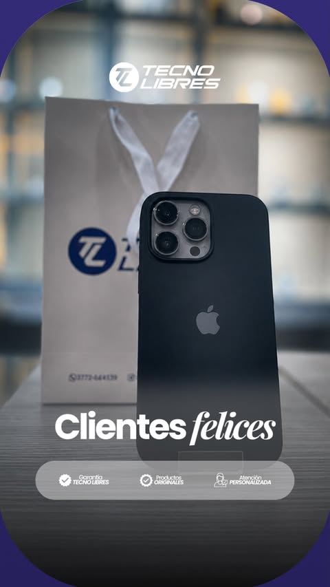 Cliente de Tecno Libres con su compra