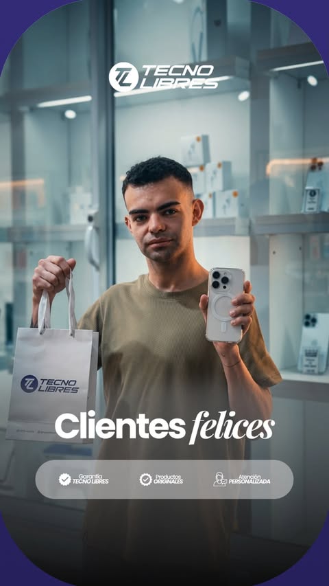 Cliente de Tecno Libres con su compra
