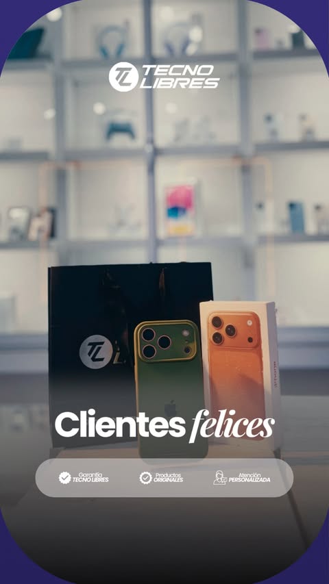 Cliente de Tecno Libres con su compra