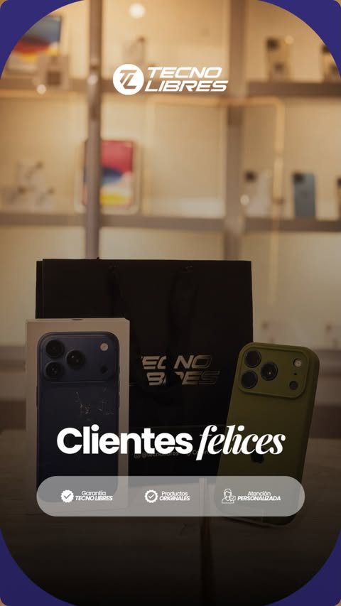 Cliente de Tecno Libres con su compra