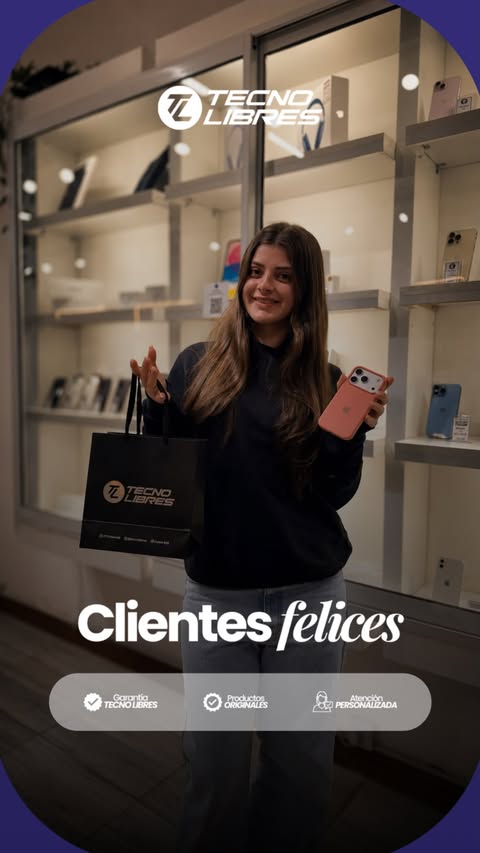 Cliente de Tecno Libres con su compra