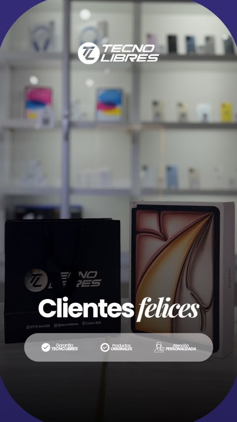 Cliente de Tecno Libres con su compra
