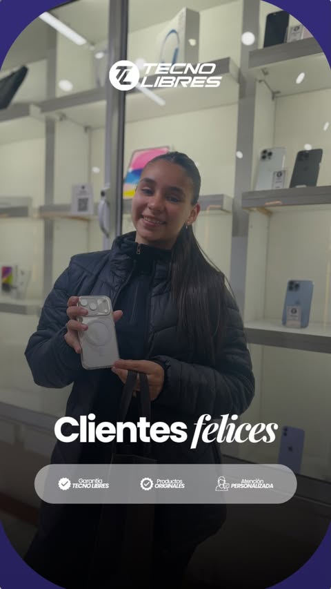 Cliente de Tecno Libres con su compra